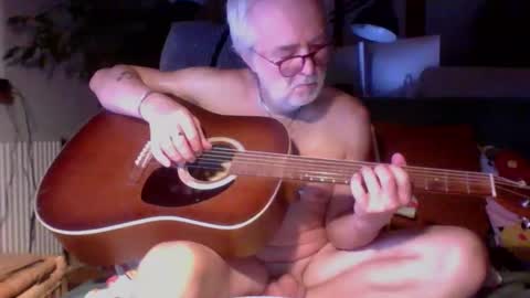 Snapshot of amberr11 chatting on 10/13/25, 10:54 Amberr11 online show from 10/13/25, 10:54