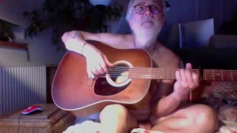 Snapshot of amberr11 chatting on 10/28/25, 11:51 Amberr11 online show from 10/28/25, 11:51