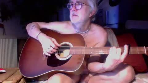 Snapshot of amberr11 chatting on 11/23/25, 12:43 Amberr11 online show from 11/23/25, 12:43