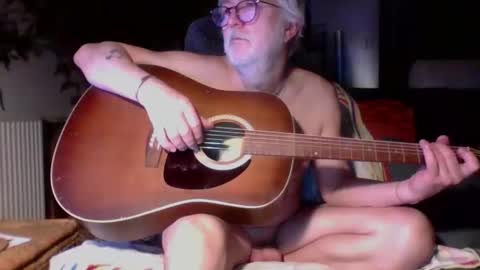 Snapshot of amberr11 chatting on 11/30/25, 12:25 Amberr11 online show from 11/30/25, 12:25