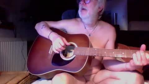 Snapshot of amberr11 chatting on 12/21/25, 11:23 Amberr11 online show from 12/21/25, 11:23