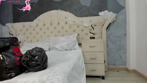 Amber Grey online show from 10/12/25, 12:48