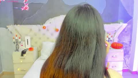 Amber Grey online show from 10/16/25, 06:42