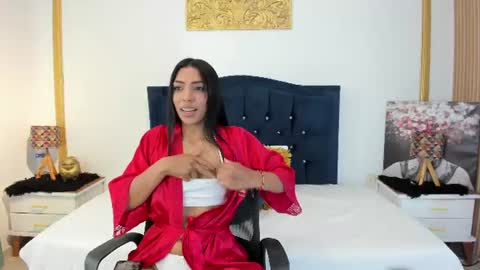 Snapshot of amberrsmith_ chatting on 06/13/26, 06:17 Amber online show from 06/13/26, 06:17