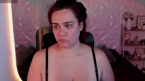 Snapshot of amberthomsonn chatting on 06/30/26, 04:02 Amber online show from 06/30/26, 04:02