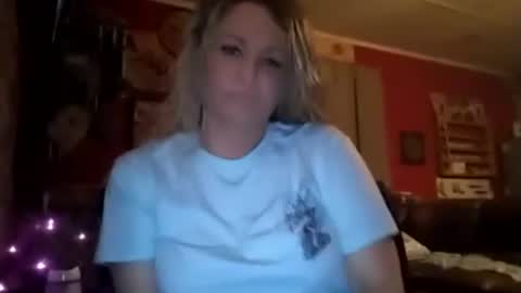 Snapshot of amdavis388 chatting on 09/12/25, 12:55 amdavis388 online show from 09/12/25, 12:55