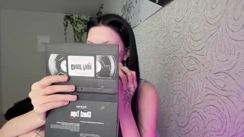 Alica online show from 11/28/25, 11:24