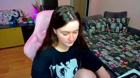 Snapshot of ameli_moon chatting on 11/15/25, 12:23 Eileen online show from 11/15/25, 12:23