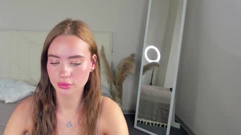 Snapshot of ameli_povilainn chatting on 09/18/25, 10:28 Ameli online show from 09/18/25, 10:28