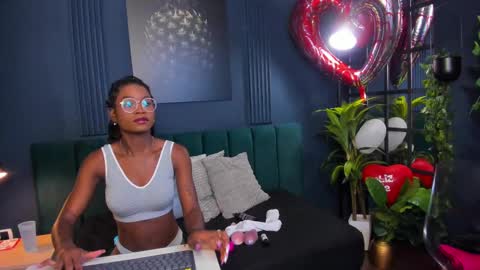 Amelia Adams online show from 02/20/25, 12:04