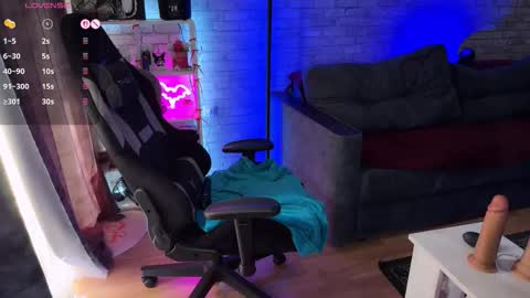 Amelia Aley  online show from 03/18/26, 10:18