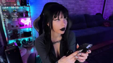 Amelia Aley  online show from 04/15/26, 09:49