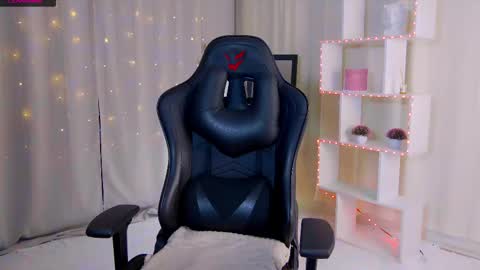 Snapshot of amelia_skyy chatting on 01/24/25, 02:49 Anna online show from 01/24/25, 02:49