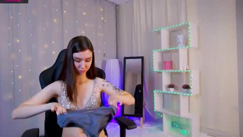 Snapshot of amelia_skyy chatting on 01/29/25, 06:12 Anna online show from 01/29/25, 06:12