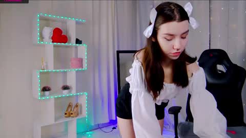 Snapshot of amelia_skyy chatting on 03/10/25, 02:17 Anna online show from 03/10/25, 02:17