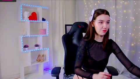 Snapshot of amelia_skyy chatting on 03/11/25, 03:05 Anna online show from 03/11/25, 03:05