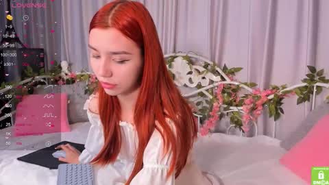 Snapshot of amelia_skyy chatting on 09/19/25, 02:24 Anna online show from 09/19/25, 02:24