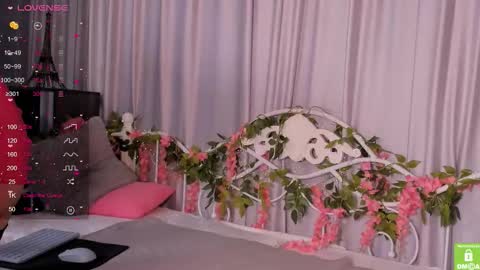 Snapshot of amelia_skyy chatting on 09/24/25, 02:37 Anna online show from 09/24/25, 02:37