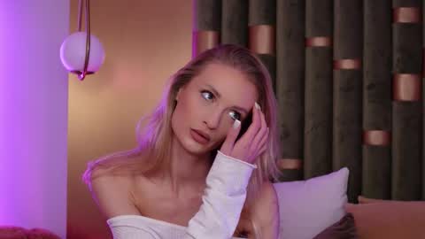 Amelia online show from 11/20/25, 05:29