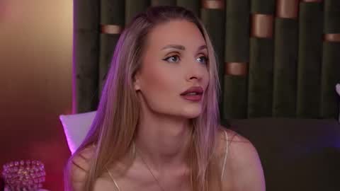 Amelia online show from 03/16/26, 07:07