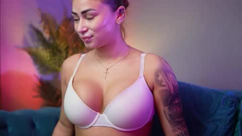 Snapshot of ameliajupiter chatting on 11/09/25, 09:35 Amelia online show from 11/09/25, 09:35