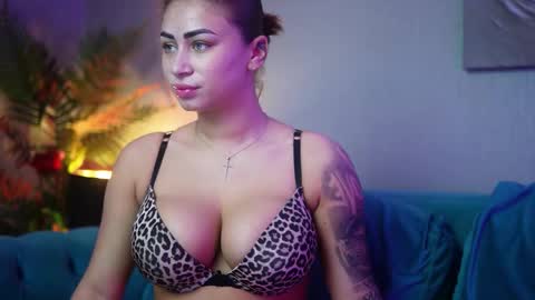 Snapshot of ameliajupiter chatting on 11/11/25, 09:37 Amelia online show from 11/11/25, 09:37