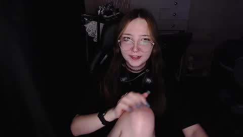 Snapshot of ameliakamishiro chatting on 12/19/25, 03:30 Amelia online show from 12/19/25, 03:30
