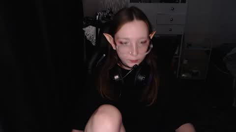 Snapshot of ameliakamishiro chatting on 12/21/25, 09:44 Amelia online show from 12/21/25, 09:44