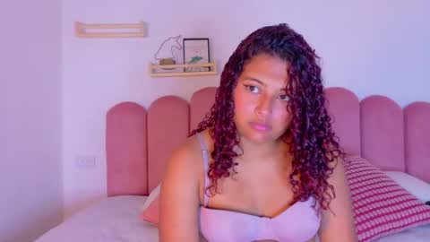 Snapshot of amelialaurent_ chatting on 07/16/26, 06:25 amelialaurent_ online show from 07/16/26, 06:25