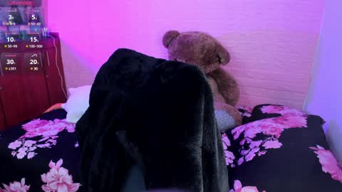 Snapshot of ameliamedina chatting on 12/19/24, 08:23 I am Ame Nice to meet you online show from 12/19/24, 08:23