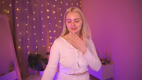  Amelia  online show from 03/12/26, 04:18