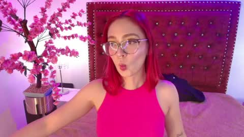 Snapshot of amelie_adamsx chatting on 05/08/26, 11:26 Amelie online show from 05/08/26, 11:26