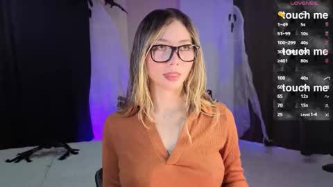 Snapshot of amelieaxie chatting on 11/01/25, 03:30 Isabella online show from 11/01/25, 03:30