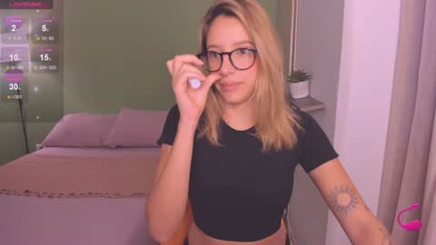 Snapshot of ameliegraham chatting on 12/11/24, 10:58 Amelie Graham online show from 12/11/24, 10:58