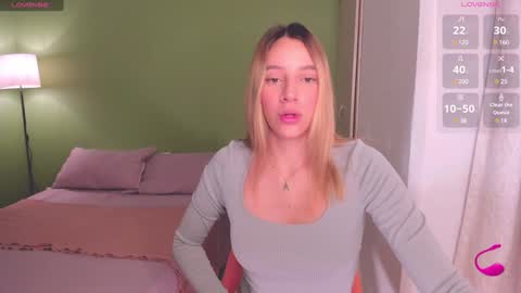 Snapshot of ameliegraham chatting on 02/06/25, 10:59 Amelie Graham online show from 02/06/25, 10:59