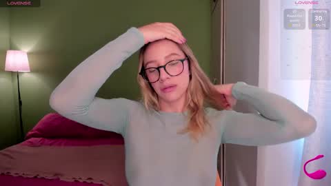 Snapshot of ameliegraham chatting on 03/05/25, 07:06 Amelie Graham online show from 03/05/25, 07:06