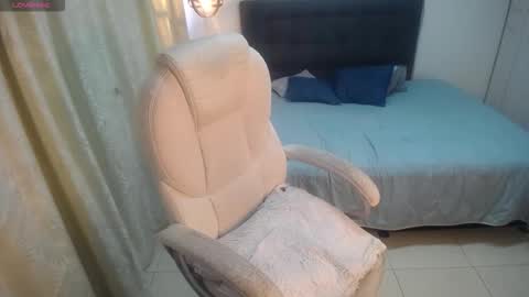 Amelie  online show from 10/27/25, 02:21