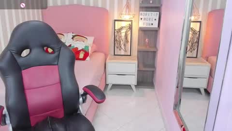 Victoria online show from 12/19/24, 07:40