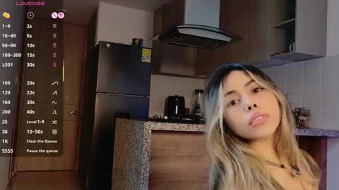 Victoria online show from 11/22/25, 09:03