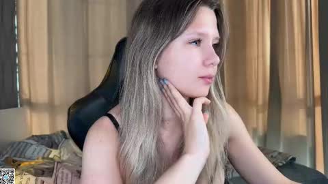 Snapshot of ameliia_castro chatting on 10/05/25, 09:51 Ameliia castro online show from 10/05/25, 09:51