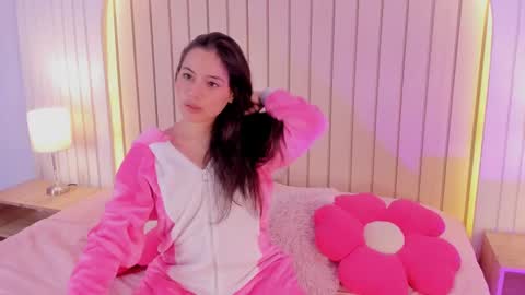 Snapshot of ameliiaa_smith chatting on 11/18/25, 11:37 Amelia online show from 11/18/25, 11:37