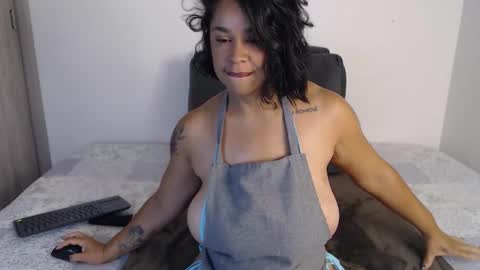 Amelia online show from 11/04/25, 01:21