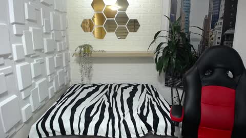 Amell Thomson online show from 02/03/25, 11:42