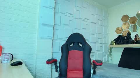 Amell Thomson online show from 10/25/25, 11:29