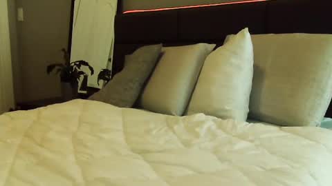 Snapshot of amera_gray chatting on 02/07/25, 08:20 HOT white naughty leo xxx online show from 02/07/25, 08:20