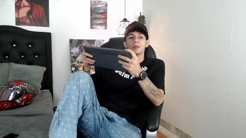 Snapshot of amethystshadow chatting on 05/27/26, 04:20 amethystshadow online show from 05/27/26, 04:20