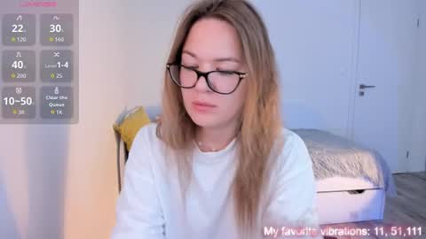 Hi-hi I am Kate welcome to my sexy room online show from 07/17/26, 11:06