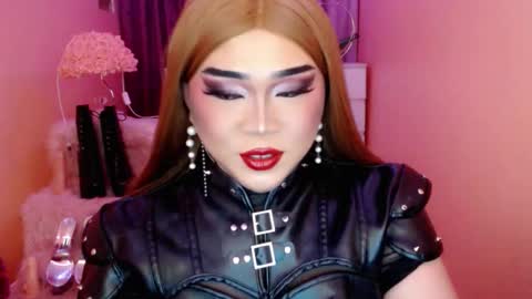 Queen Mireska online show from 09/19/25, 08:49
