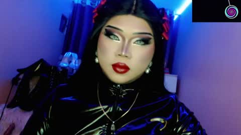 Snapshot of amiadoll chatting on 06/21/26, 03:03 Queen Mireska online show from 06/21/26, 03:03