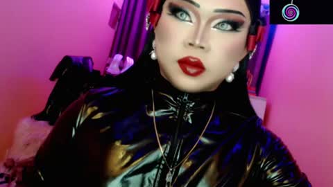 Snapshot of amiadoll chatting on 06/27/26, 02:55 Queen Mireska online show from 06/27/26, 02:55